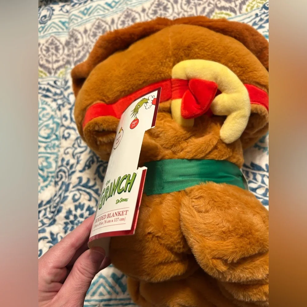 Dr. Seuss The Grinch-Max the Dog- Soft Brown Plush Hooded Blanket 30x50 in.